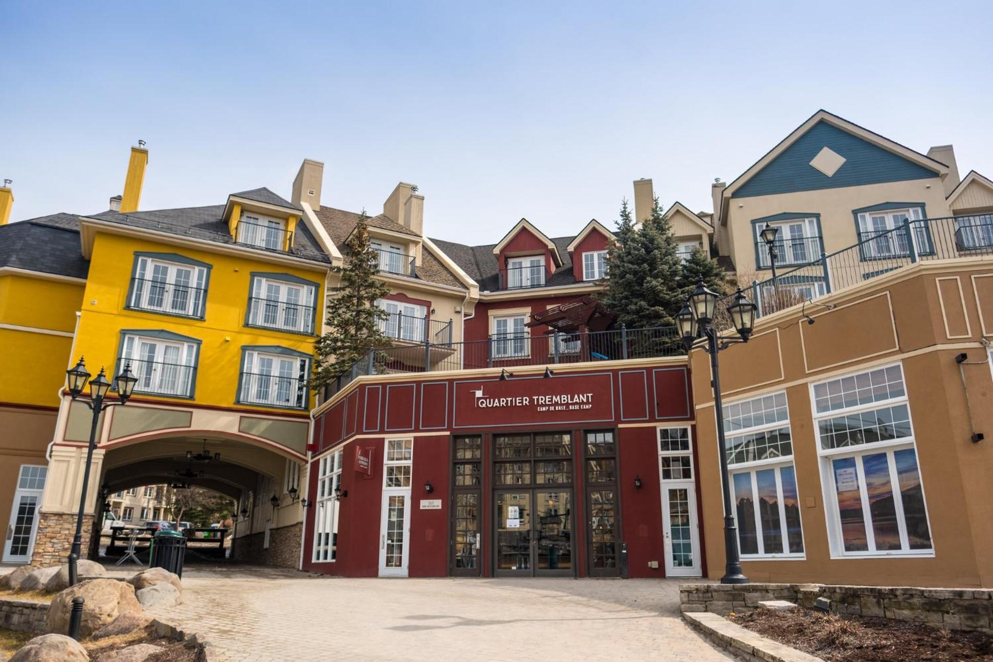 Holiday Inn Express & Suites Tremblant, An Ihg Hotel Mont-Tremblant Exterior photo