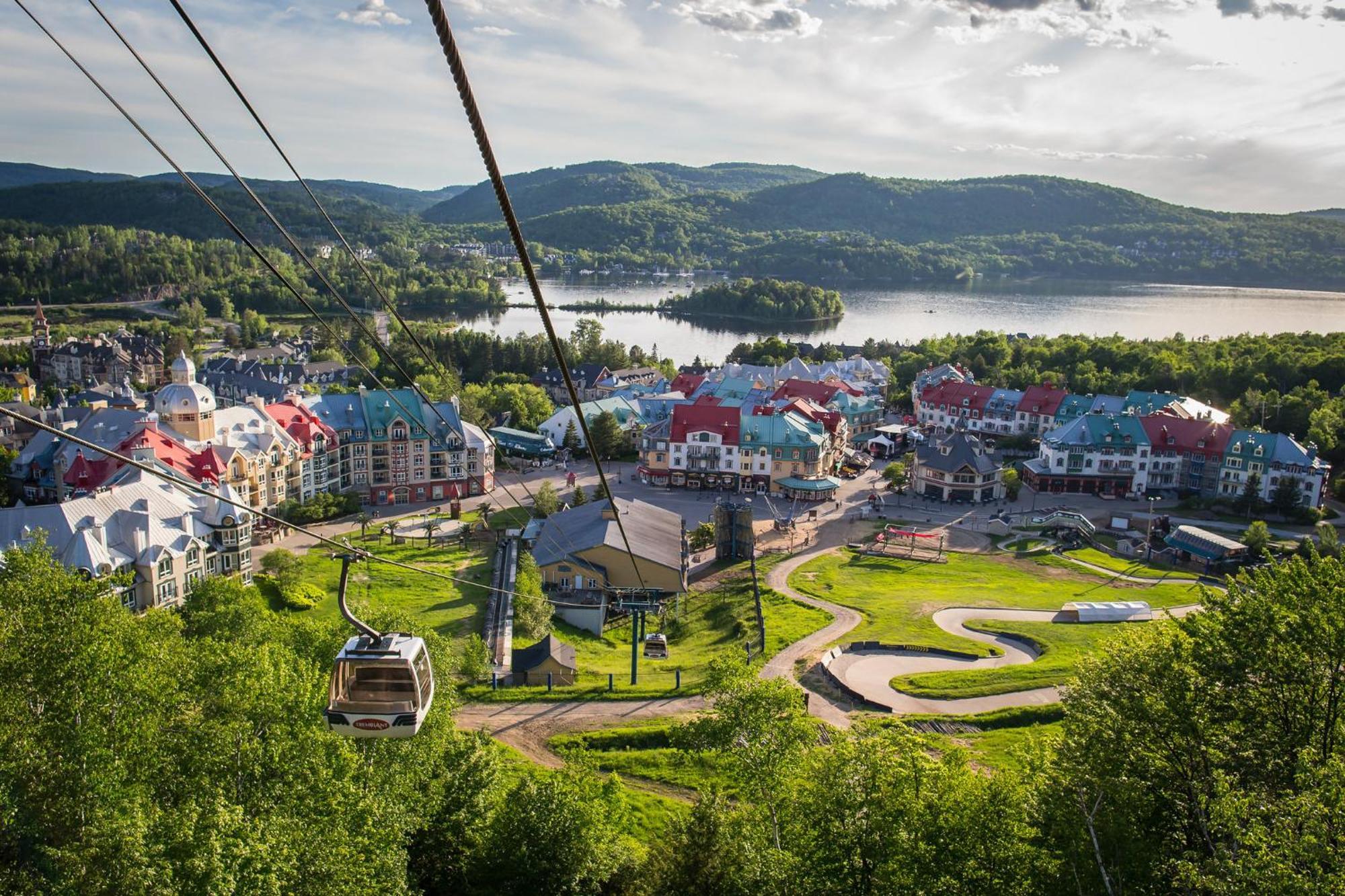 Holiday Inn Express & Suites Tremblant, An Ihg Hotel Mont-Tremblant Exterior photo